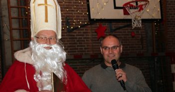 Nikolaus kam zur Kinderweihnachtsfeier