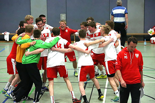 Großer Jubel bei der A-Jugend nach dem Gewinn des ersten Qualifikationsturniers in Hamm (Foto: J.Klein)